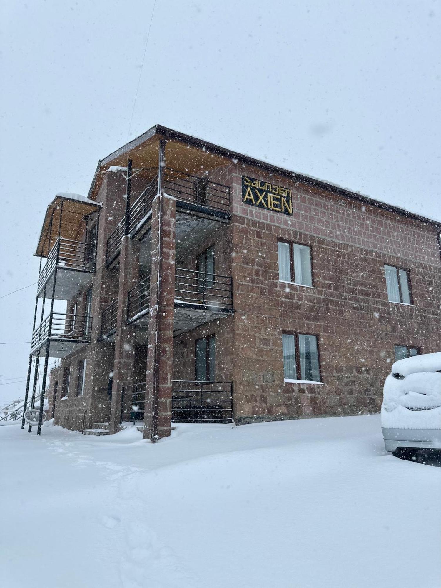 Hotel Axien Kazbegi Exterior foto